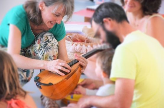 Atelier chant parents-enfants / Comptines et mandoline / 0-5... Du 8 fév au 15 mars 2025